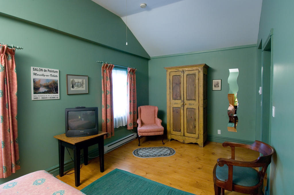 Auberge Knowlton Лак-Бром Номер фото
